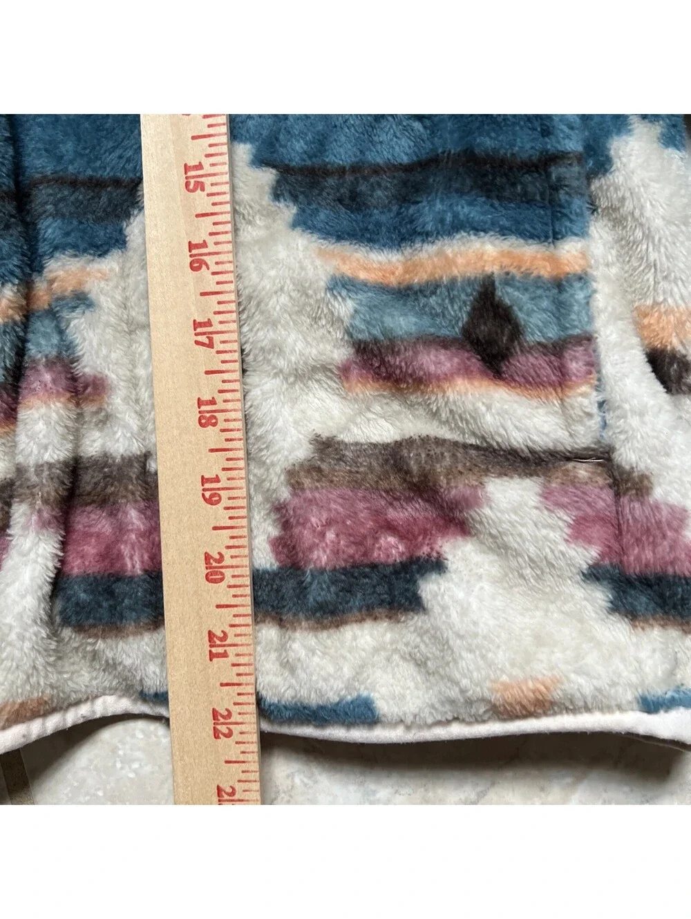 Buc-ees Aztec Fleece Hooded Jacket Large Southwestern Plush Pockets Full Zip